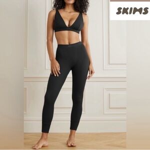 Skims NWT Ribbed Leggings, size XL Soot Black